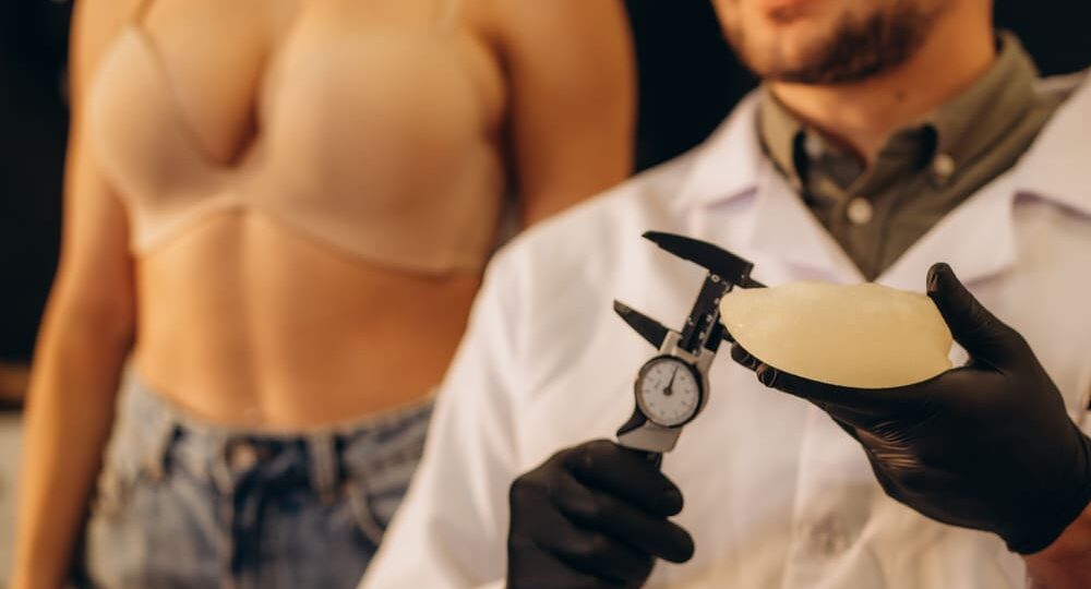 Guía definitiva de tipos de implantes de senos y estilos de vida